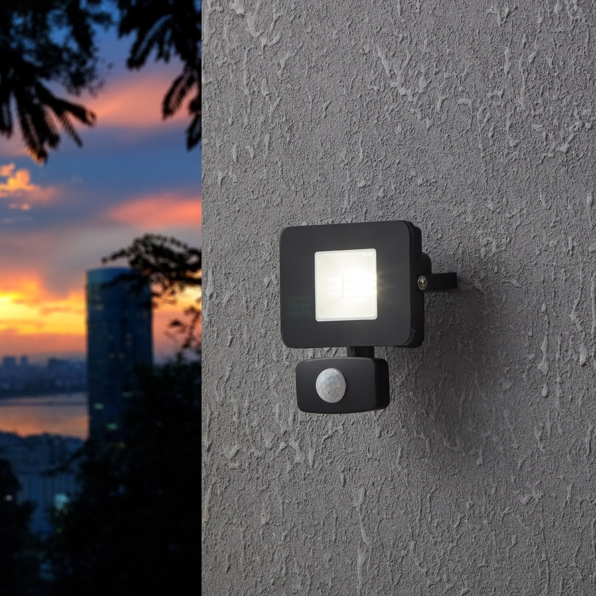 eglo faedo 3 ip44 outdoor led black pir flood light 10w