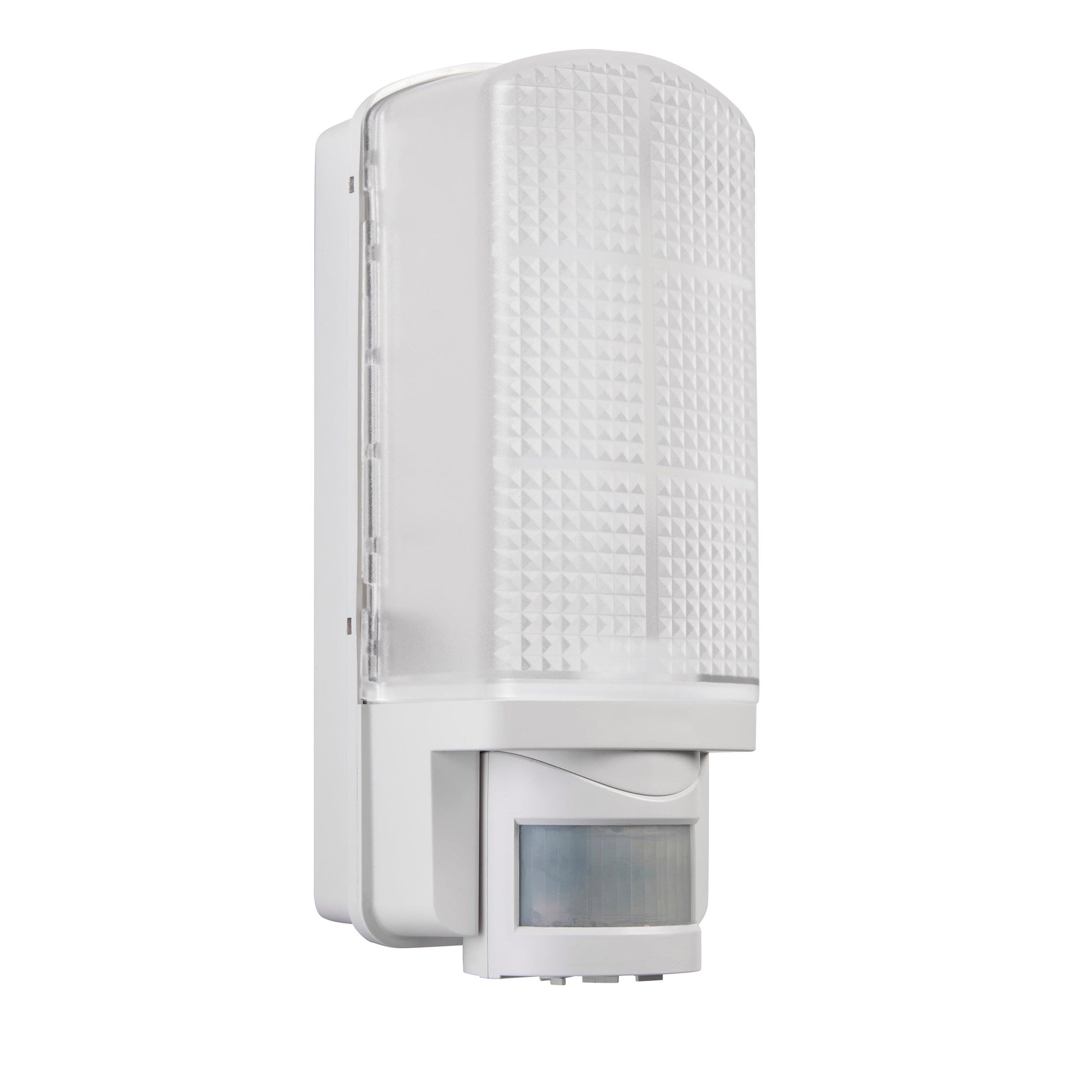 motion led white pir outdoor wall light ip44 6wby Saxby Lighting, close up image