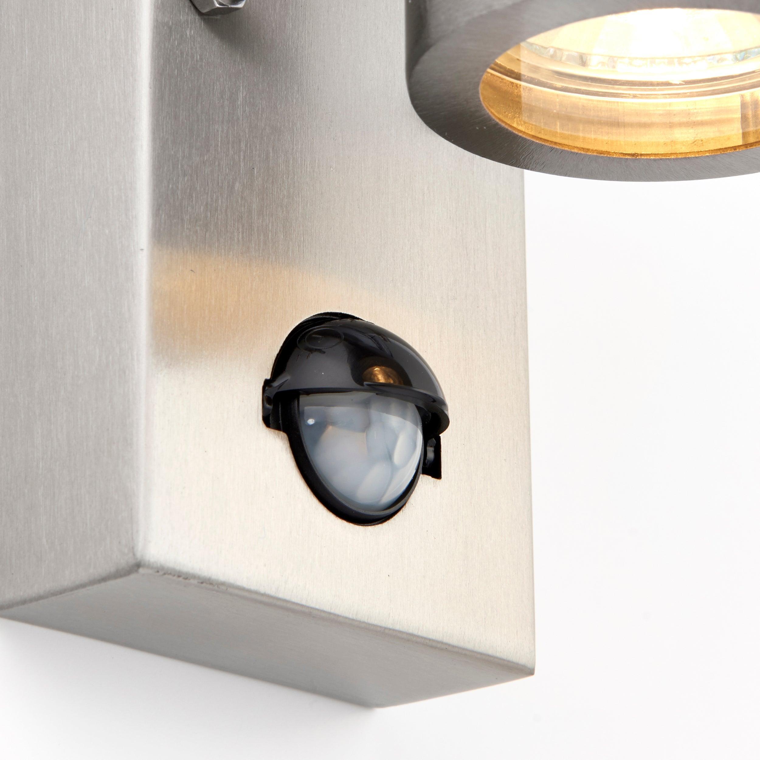 palin pir sensor up down outdoor wall light ip44 7w by saxby lighting, close up image 139