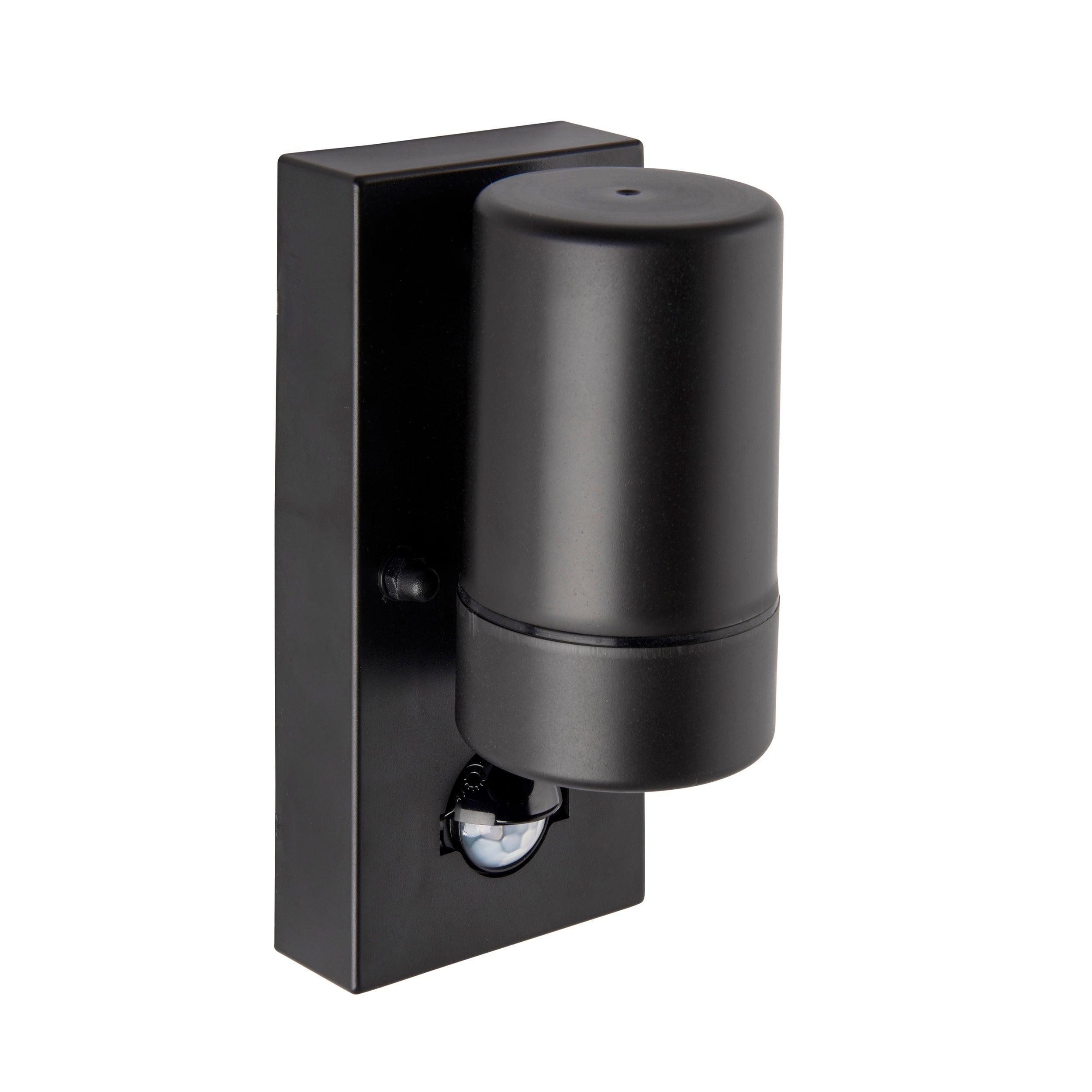 icarus pir black outdoor wall light ip44 7wby Saxby Lighting, close up image