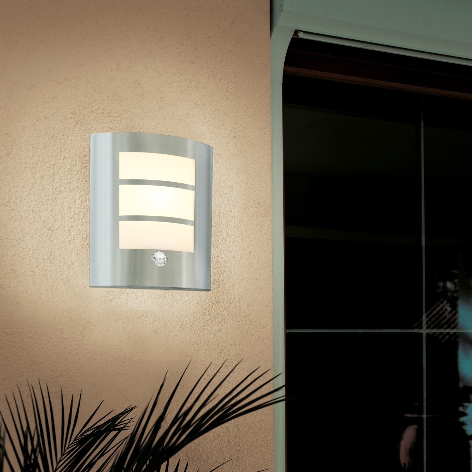 eglo city ip44 curved pir stainless steel outdoor wall light bedroom lighting close up