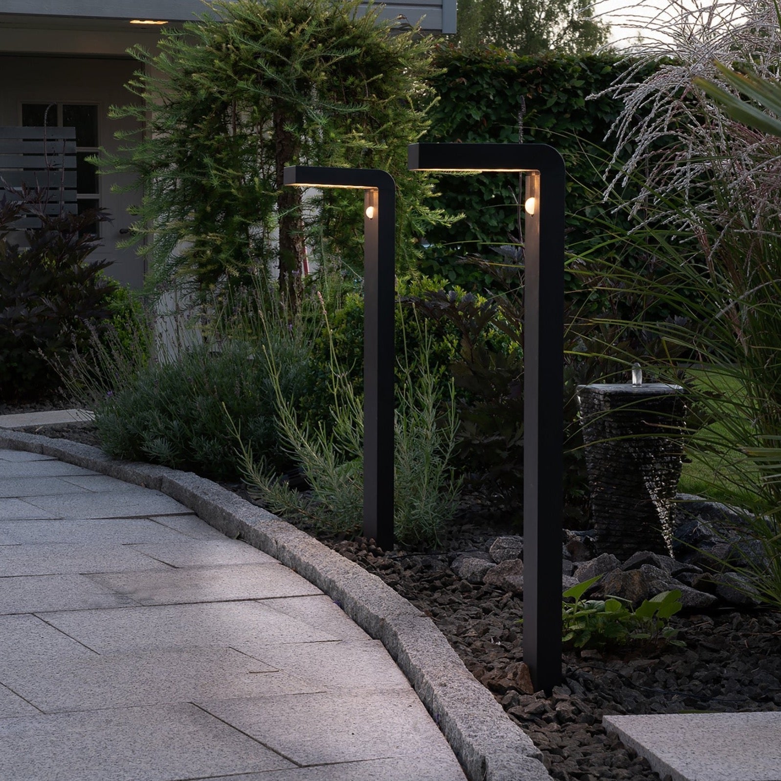 eglo baracconi black solar led ip44 bollard path light