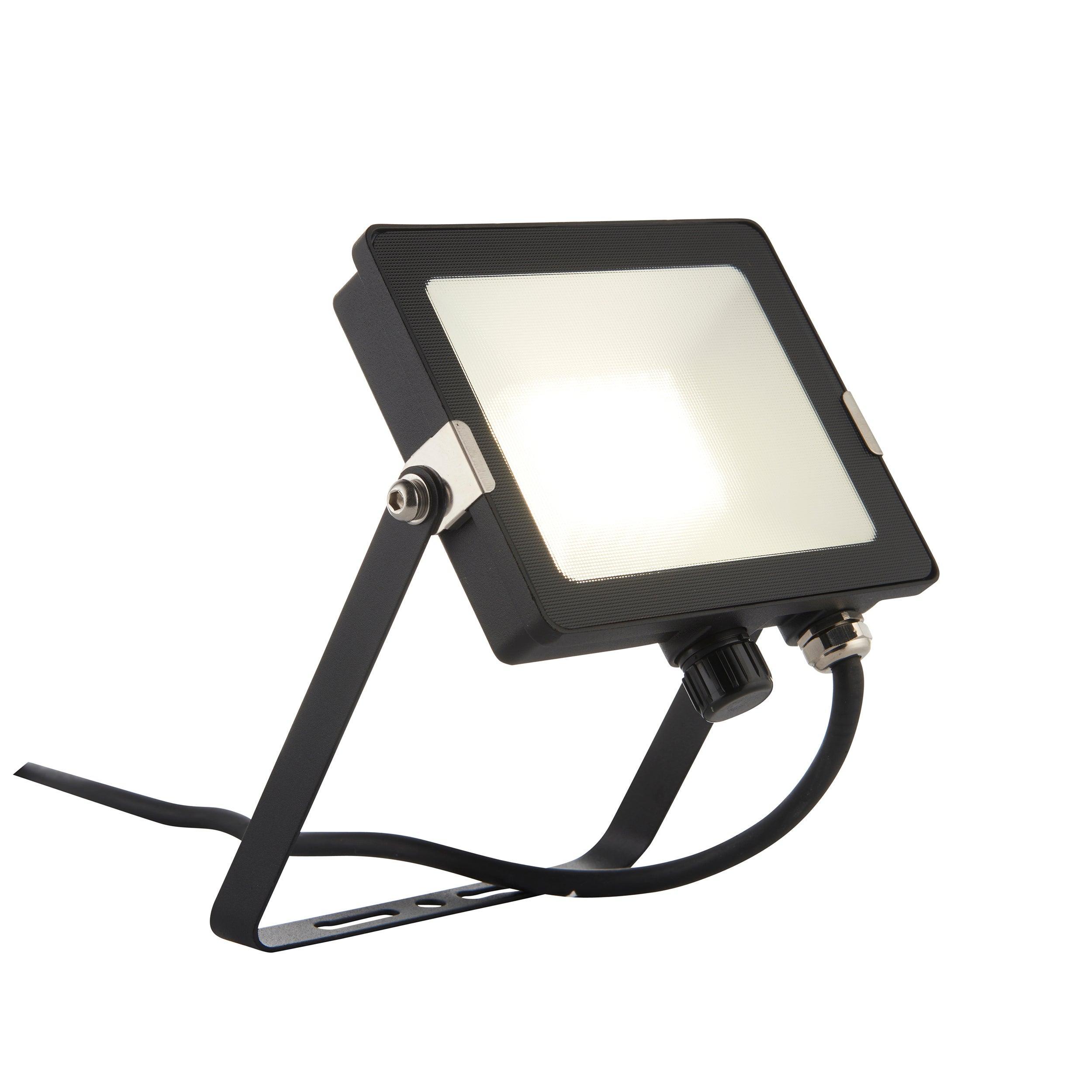 salde ip65 led flood light 30w cool white by saxby lighting, close up image 155