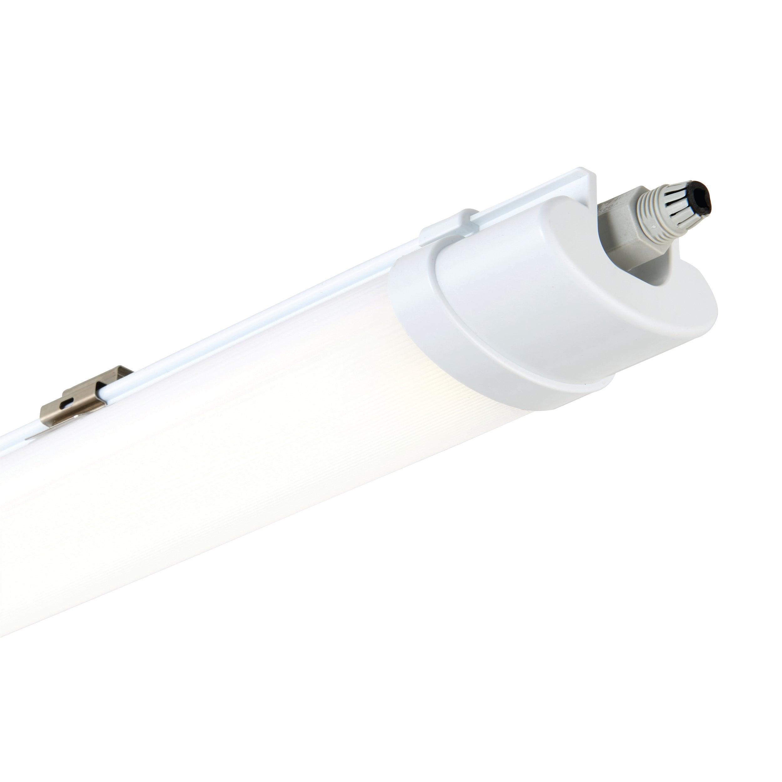 reeve connect led batten light 5ft ip65 45w by saxby lighting, close up image 320