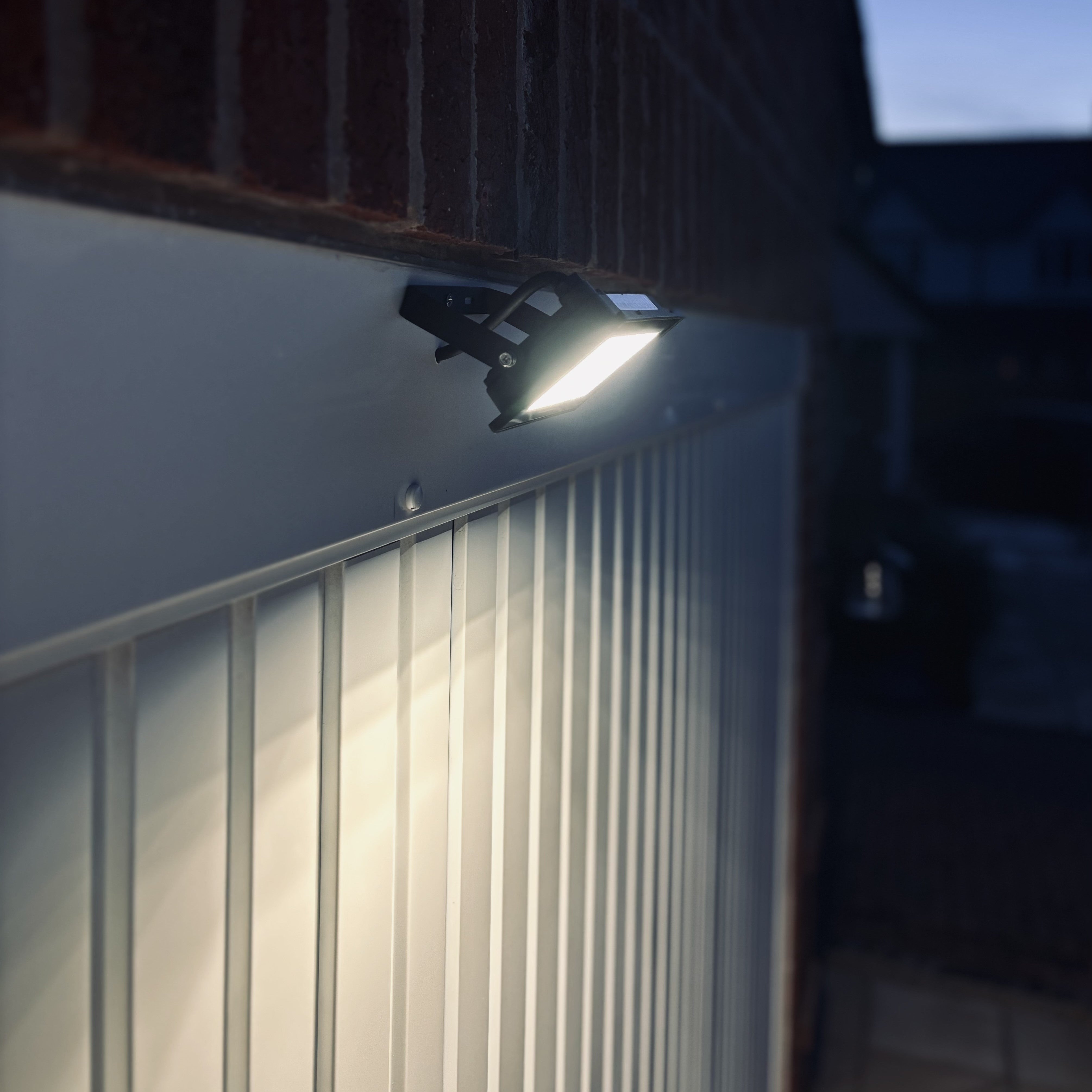 Lutec Halo 10W LED Outdoor Floodlight – Black (IP65)