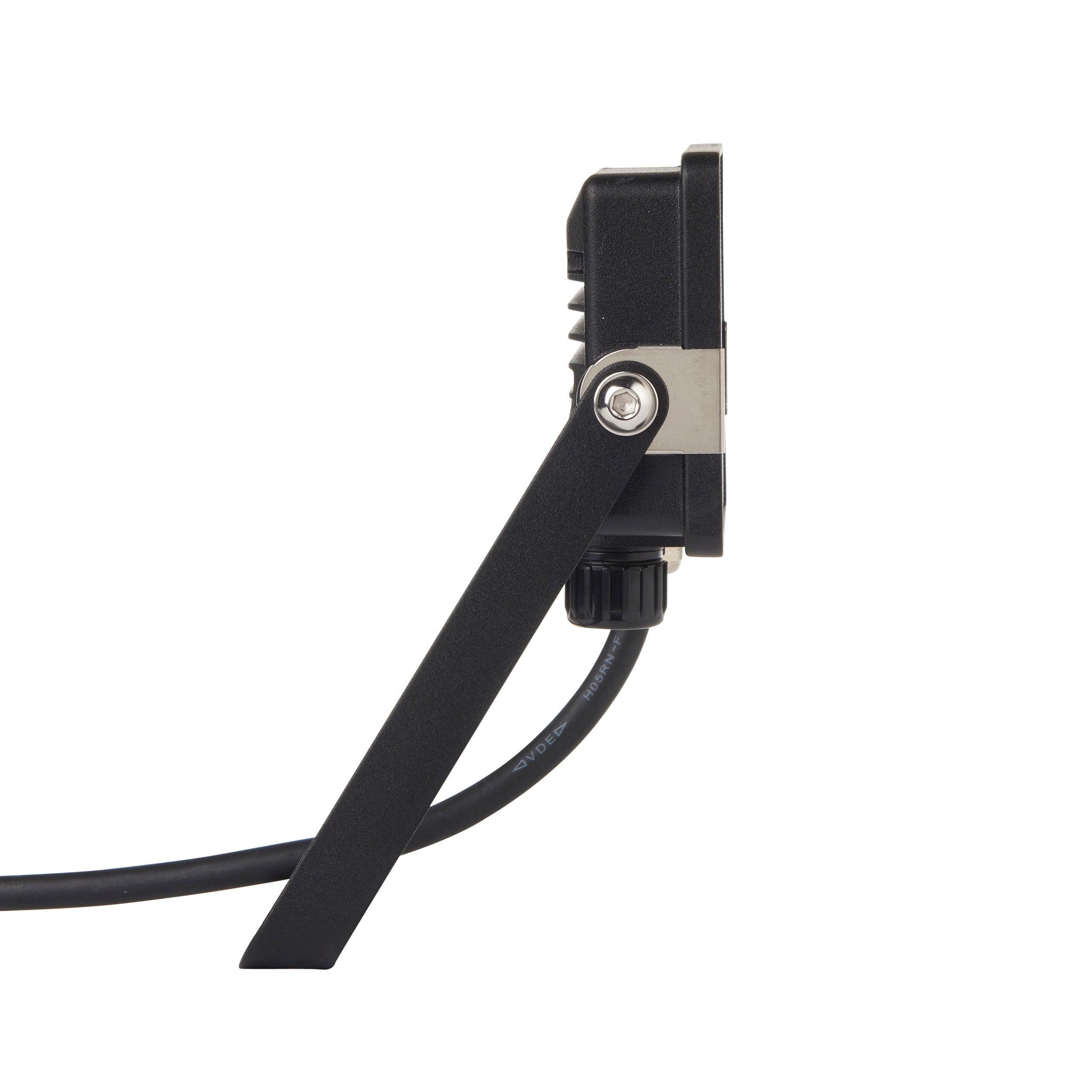 salde ip65 led flood light 10w cool white by saxby lighting, close up image 80