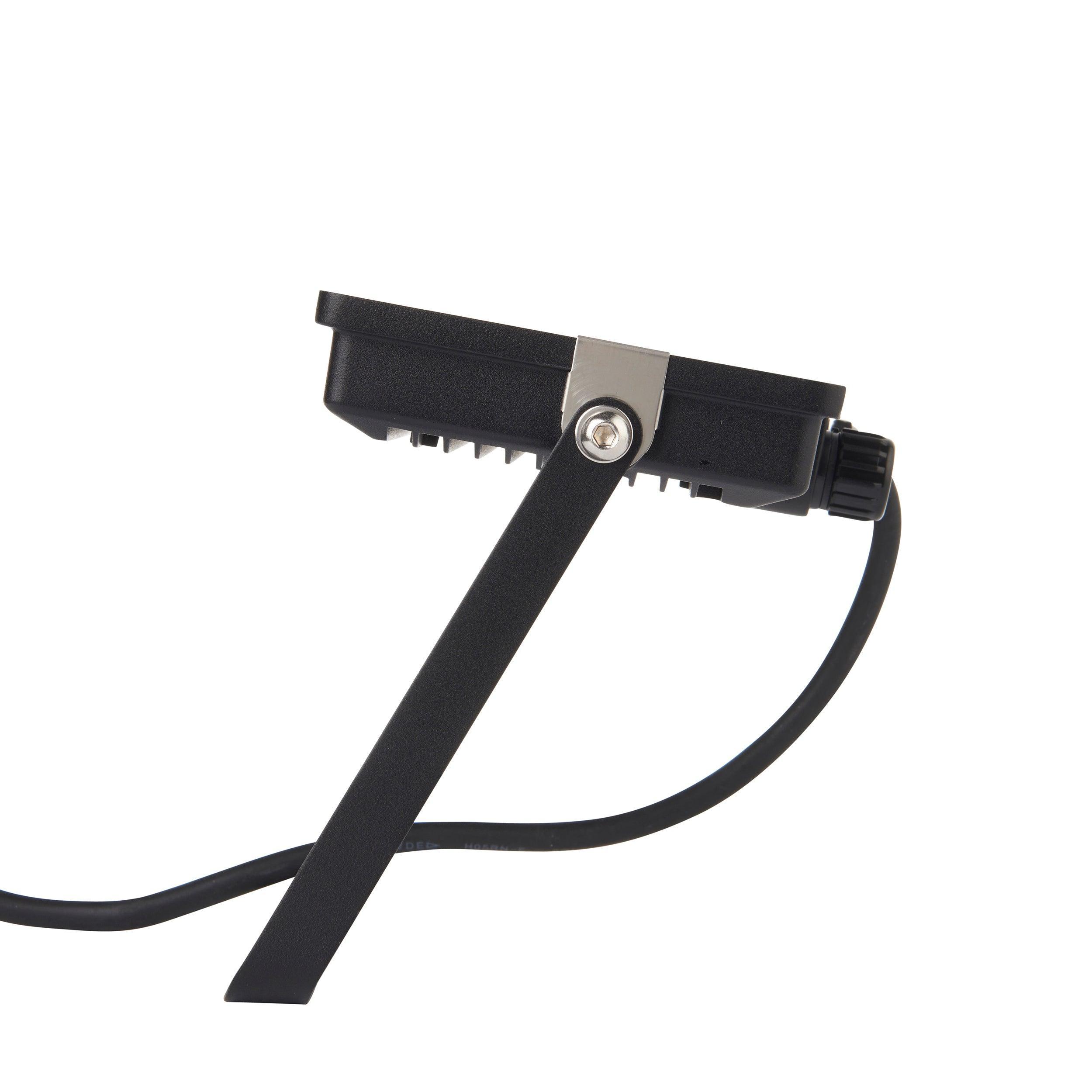 salde ip65 led flood light 30w cool white by saxby lighting, close up image 97