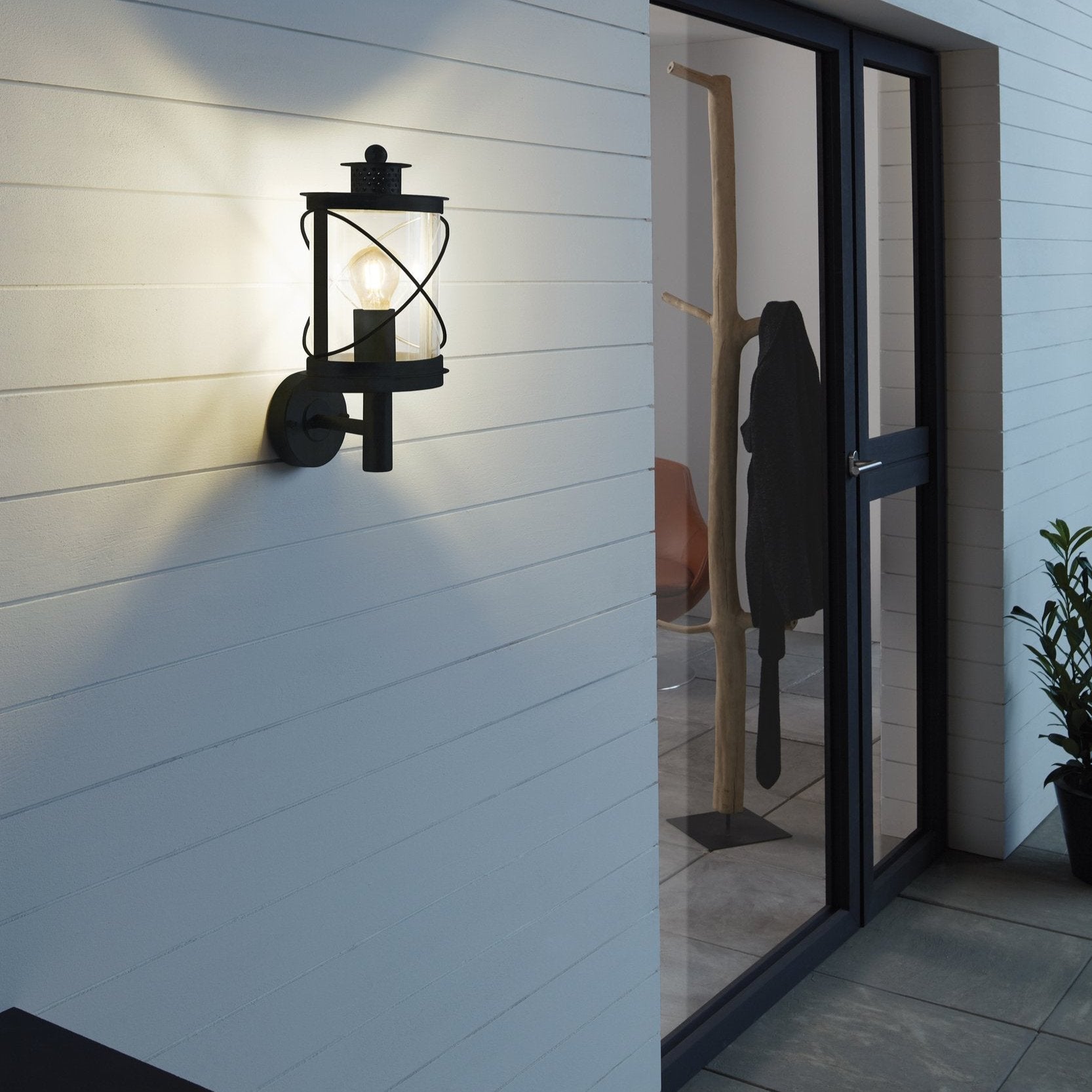 eglo hilburn black lantern style ip44 outdoor wall light