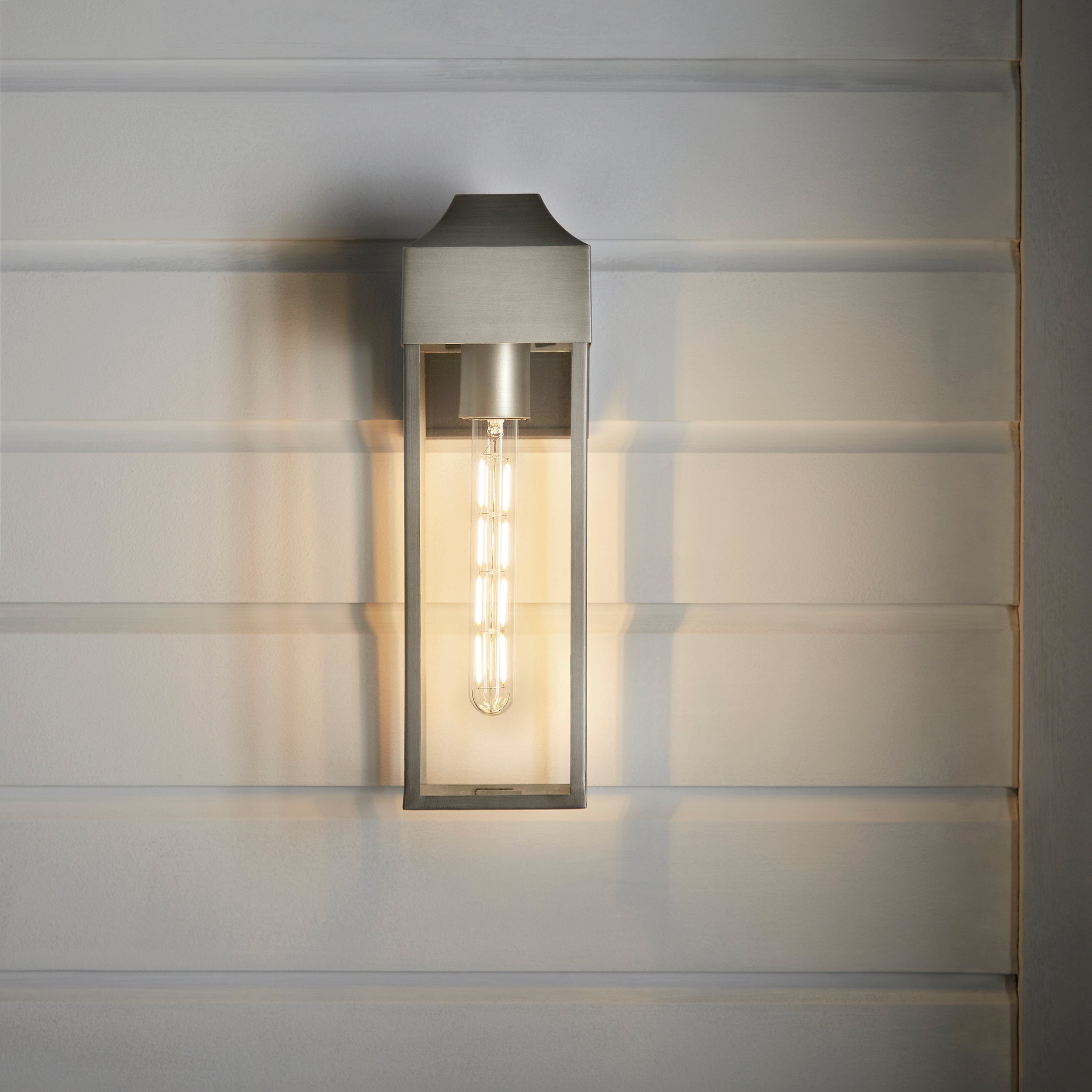 Georgian Pewter Outdoor Wall Light - IP44
