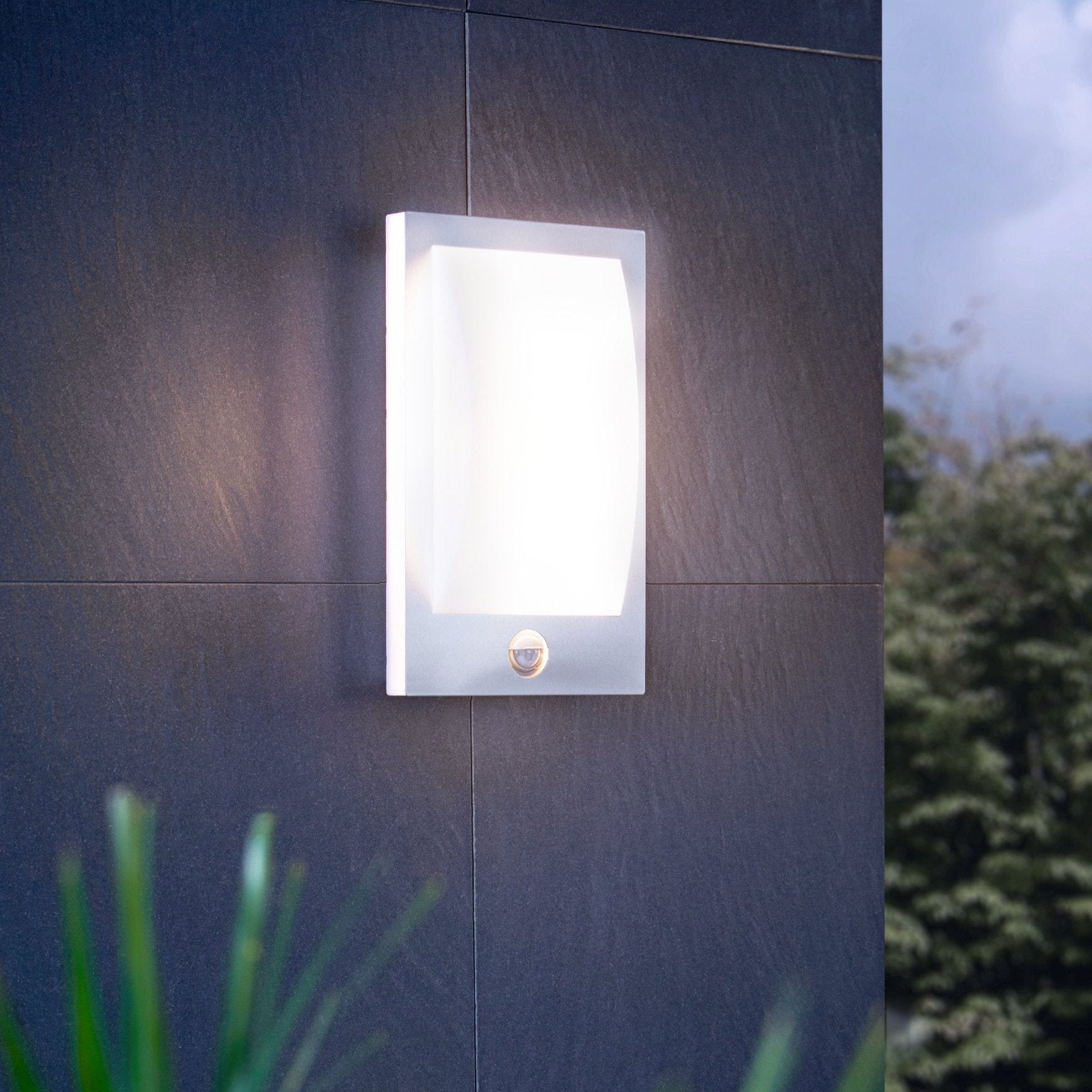 eglo verres ip44 stainless steel pir outdoor wall light