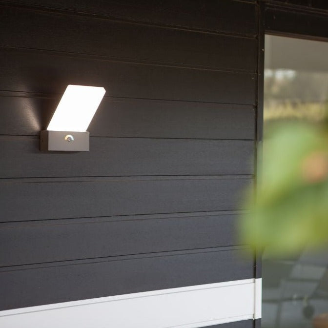 Lutec Outdoor Adjustable LED Wall Light